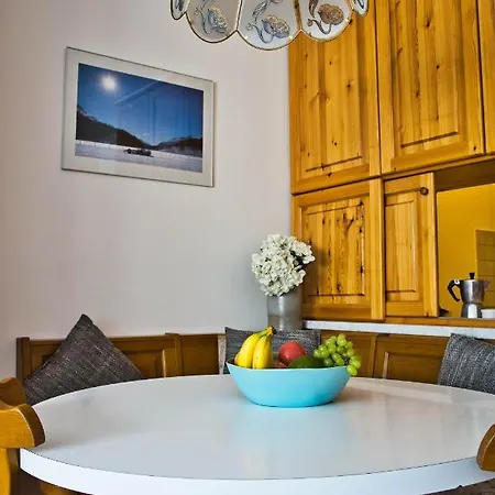 Zentrale In Mit Grossem Balkon Apartamento *