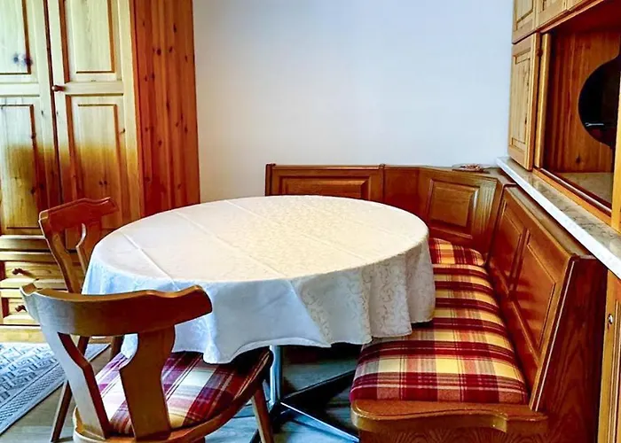 Zentrale In Mit Grossem Balkon *