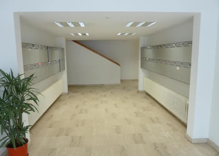 Zentrale In Mit Grossem Balkon Σεντ Μόριτζ